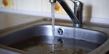 kitchen sink overflowing